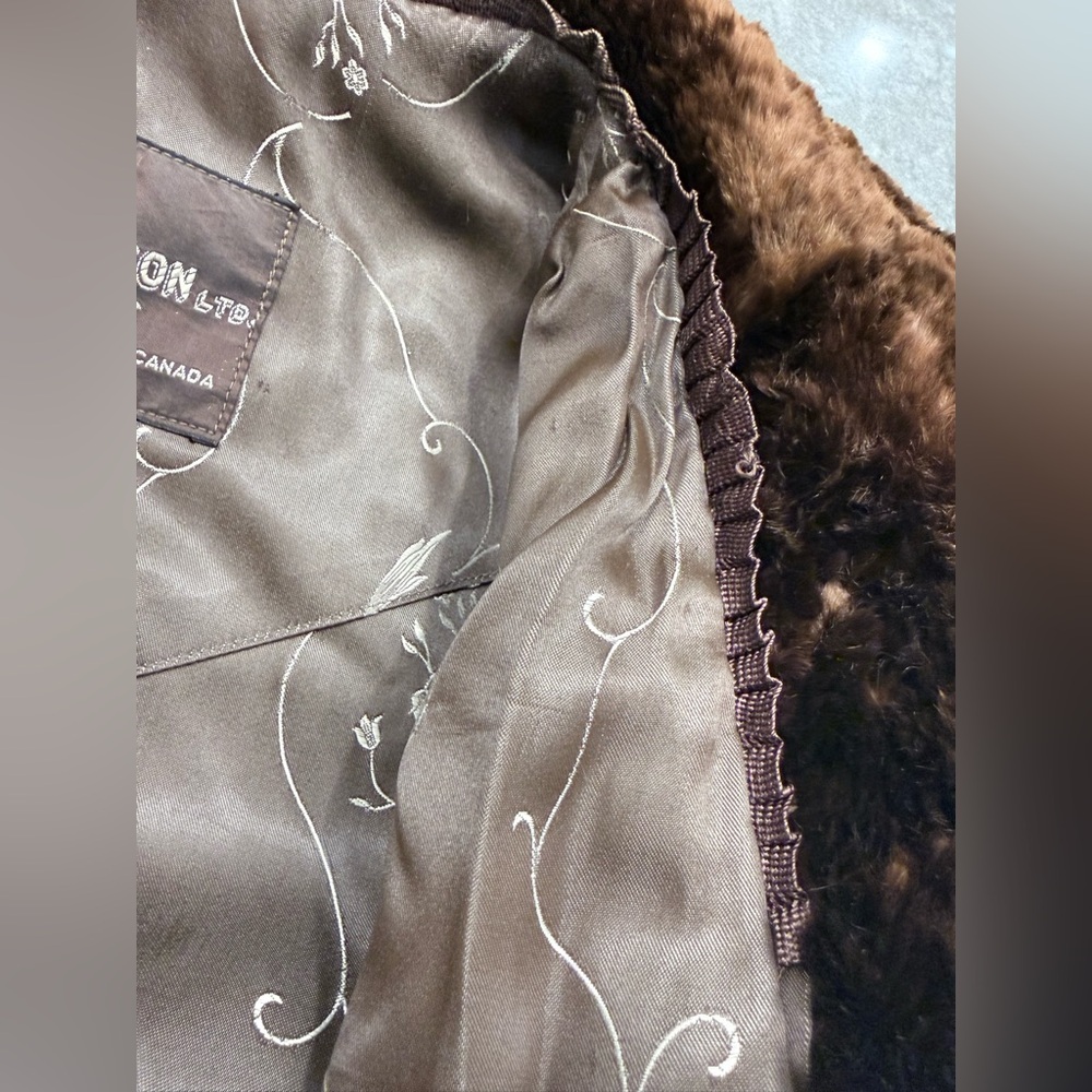 M. HURTIG & SON FURS Stunning Jacket - Picture 13 of 14